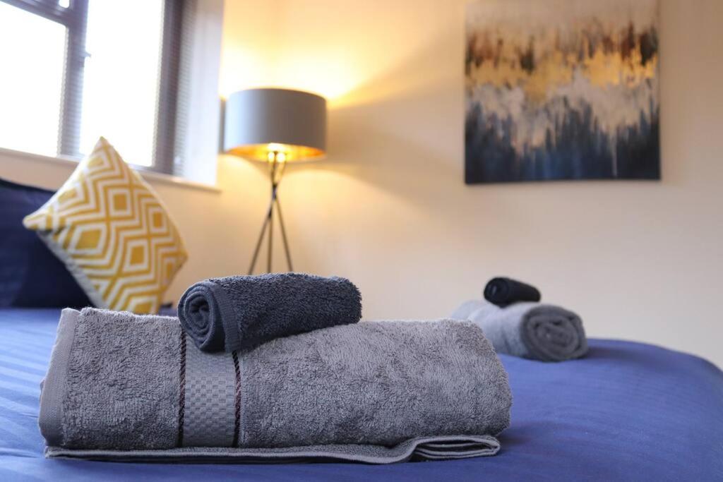 Cosy 3 Bedroom 2 Bathroom House With Parking Sheldon  Εξωτερικό φωτογραφία